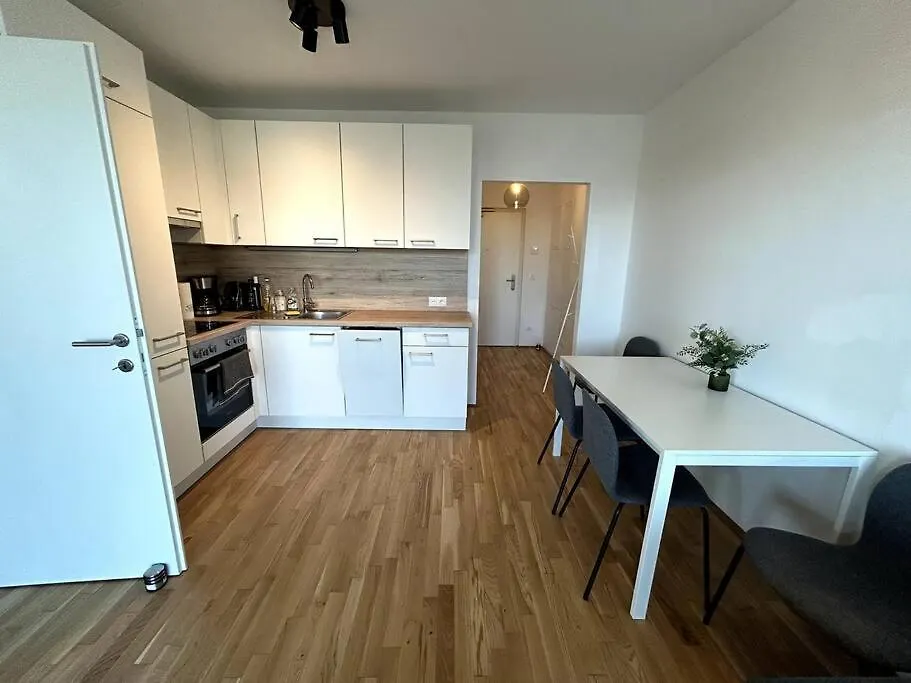 Stilvolle Wohnung Mit Balkon Vienna Appartamento
